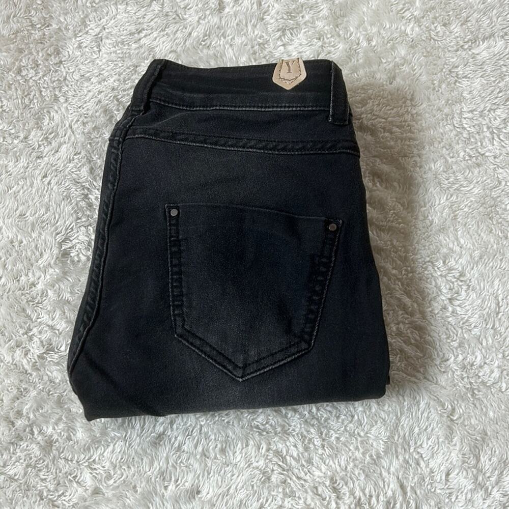 Yerse black‎ low rise skinny jeans size 28x30 or T1